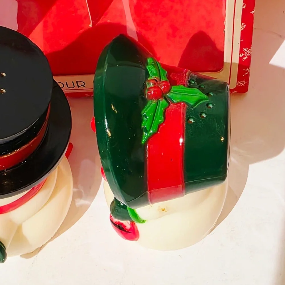 Vtg Hallmark Christmas Salt & Pepper Shakers Happy & Merry Mr. & Mrs. Snowman